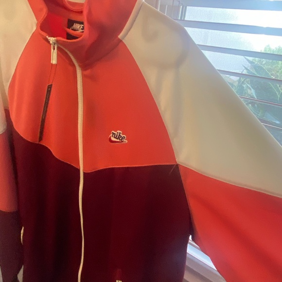 Men’s Nike Zipup - TwoTone - Picture 6 of 8